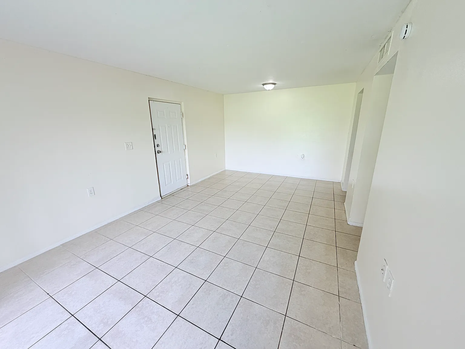 2 bed, 708 sqft, $1,600 — Photo 4