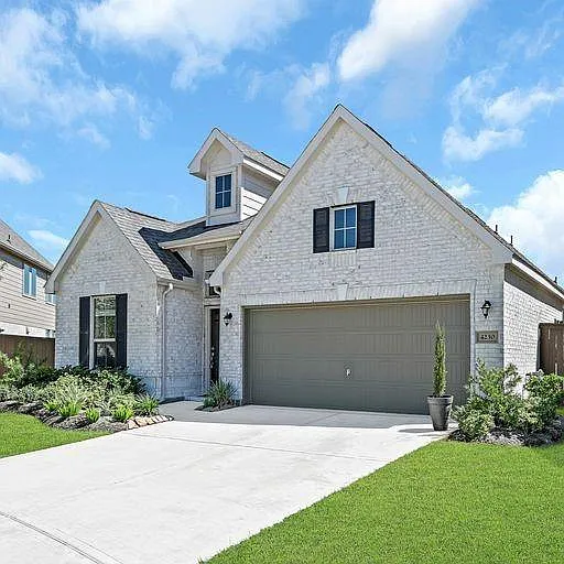 3 bed, 2.0 bath, 1710 sqft, $2,500 — Photo 2