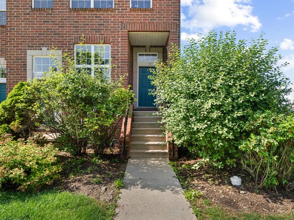 1876 Lindsay Ln