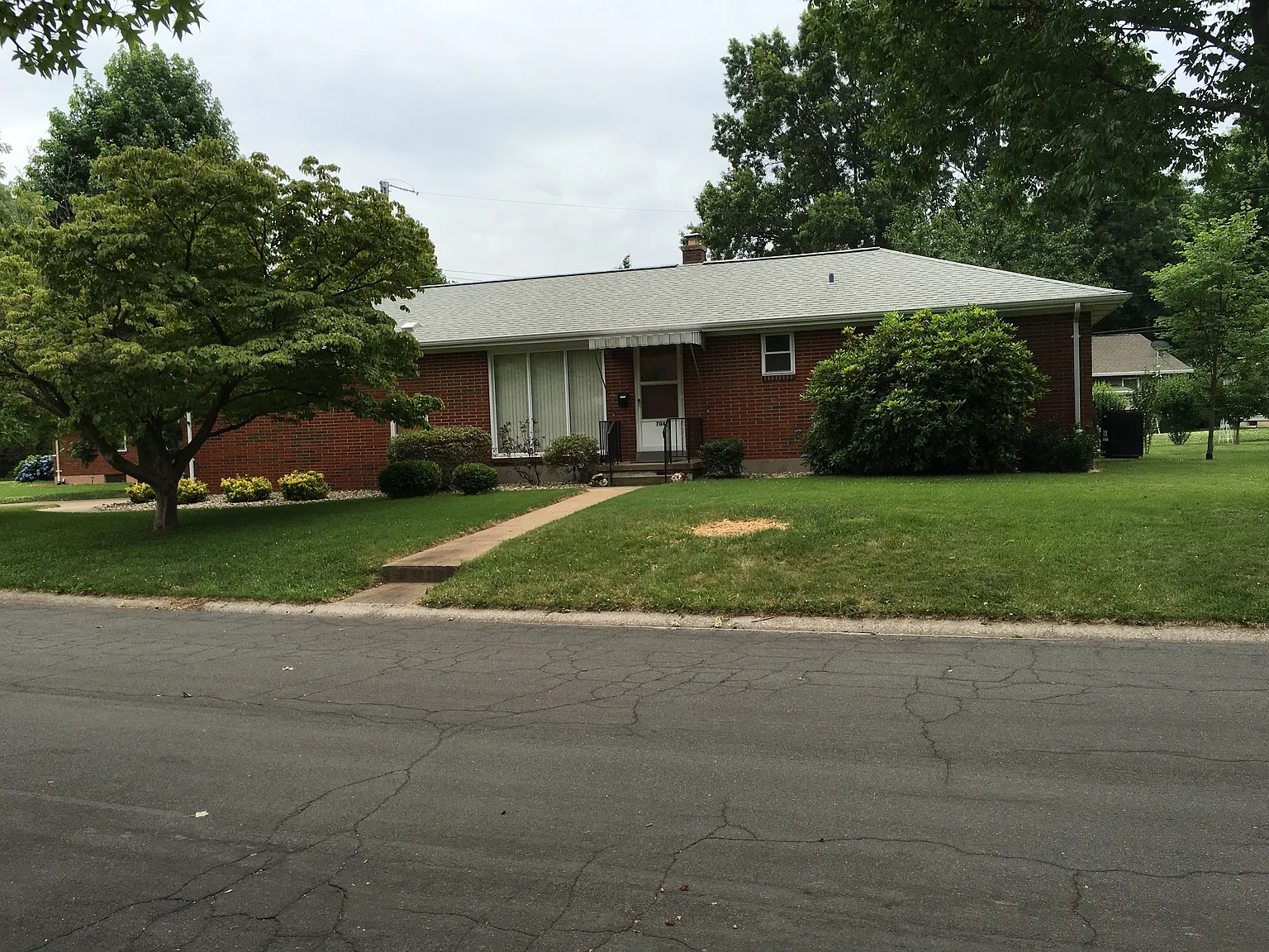 704 Bollman Ave photo 1
