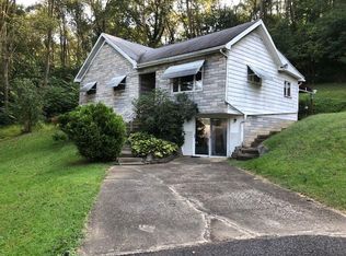 99 Valley Haven Dr, Wellsburg, WV 26070