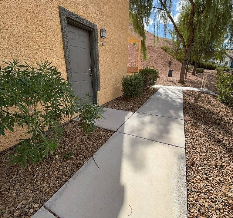 1st image of 4915 E Russell Rd #1-151