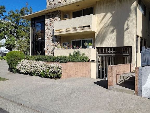 2nd image of 2106 S Bentley Ave APT 3