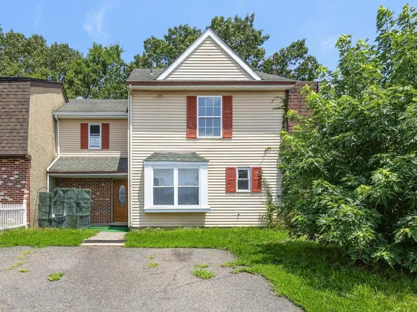 31 Presidential Dr, Sicklerville, NJ 08081