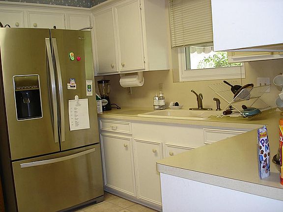 2nd image of 8415 Braesdale Ln