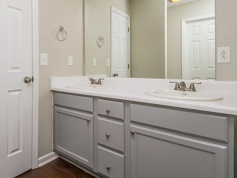 2636 Apostle Ln — Photo 10