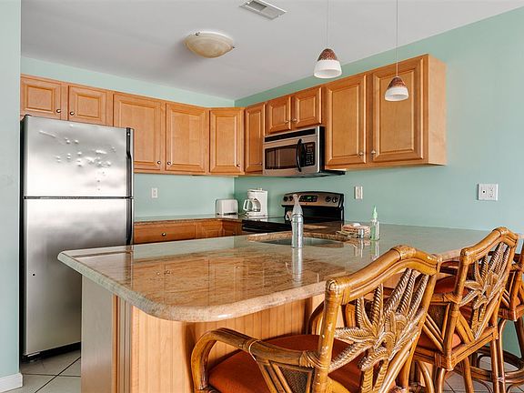 4th image of 106 W Spruce Ave #202
