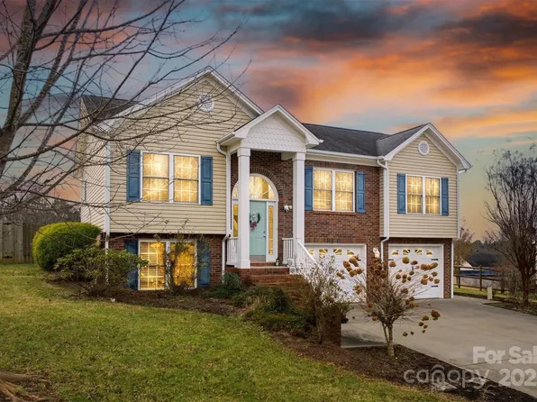 58 W Highland Ave, Granite Falls, NC 28630