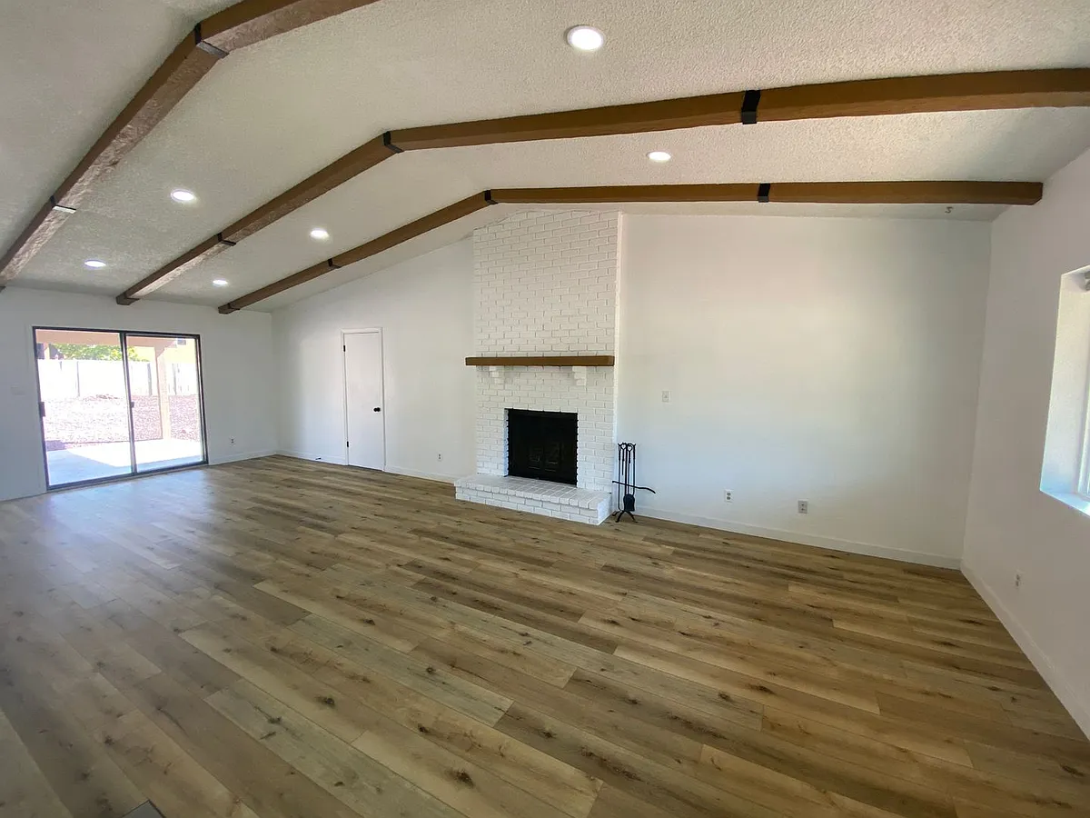 Building Photo - 890 Verde Valley School Rd