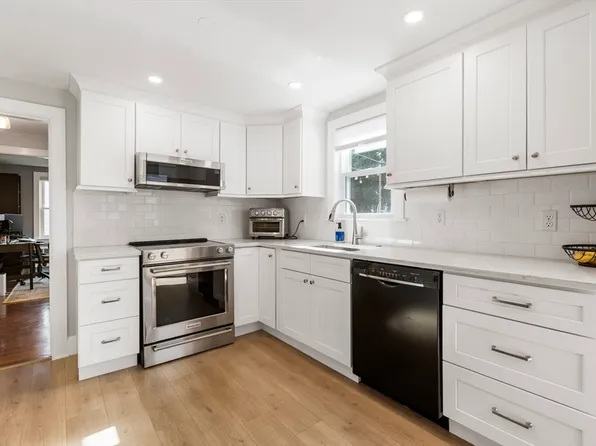 366 Cedar St, Dedham, MA 02026