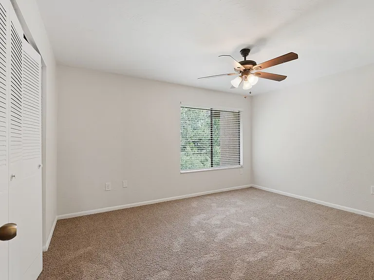 2300 SW 43rd St #C3 — Photo 15