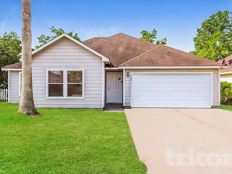 5008 Asia Ln — Photo 1