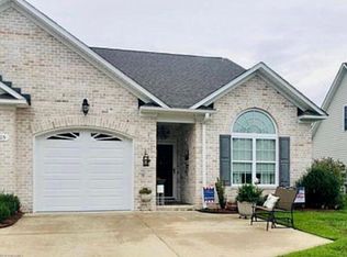 1605 Cambria Dr #B, Greenville, NC 27834