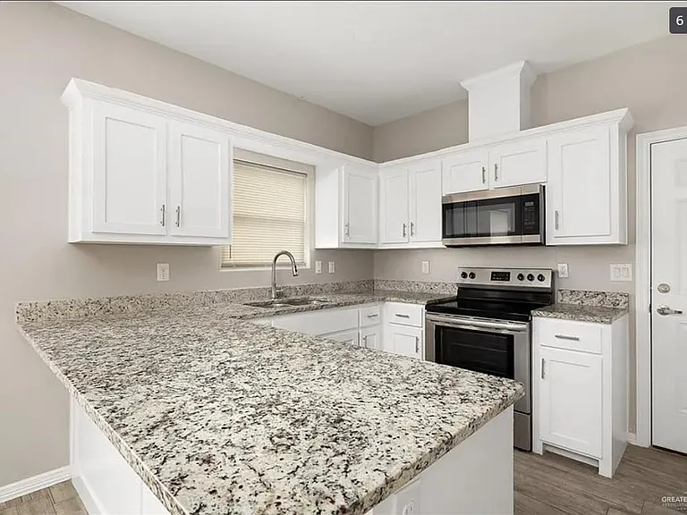 2104 Davenport St #4 — Photo 4
