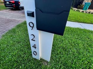 9240 SW 76th Ter, Miami, FL 33173