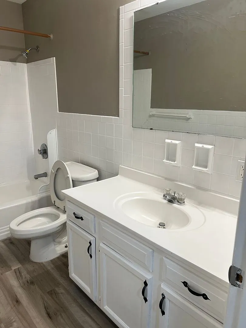 5907 Staughton Dr — Photo 2