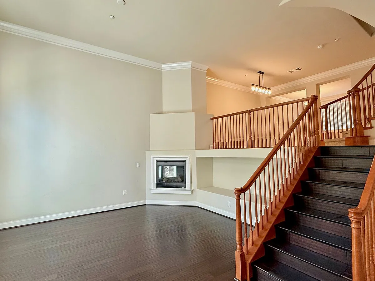 Building Photo - 1217 Avenida Benito