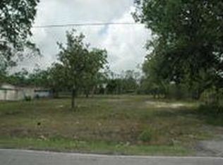 602 Steele Rd, Highlands, TX 77562