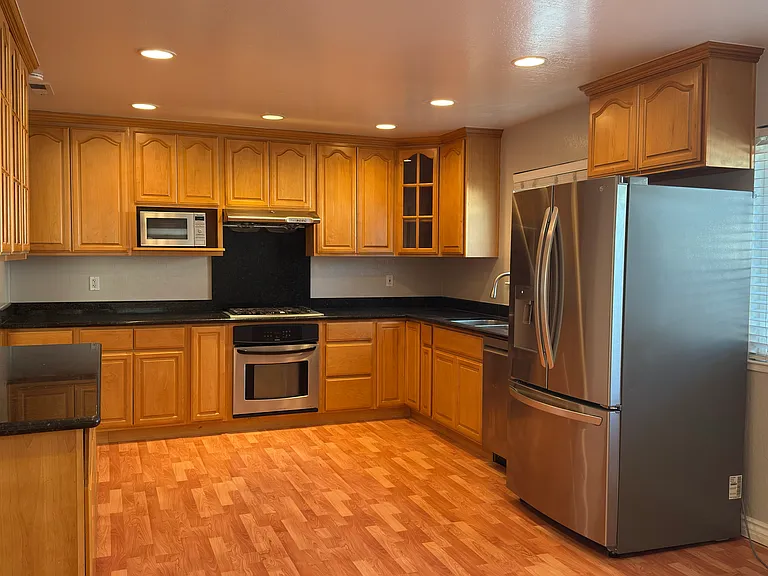 4782 Oyster Bay Dr — Photo 4