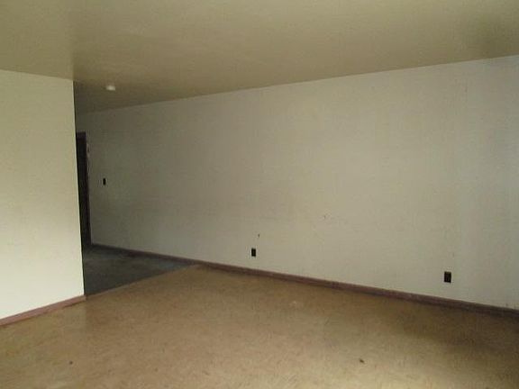 3rd image of 3344 Voigt Dr