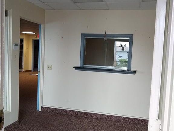 2nd image of 163 Aquidneck Ave