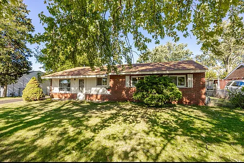 124 Delmar Dr Photo 1