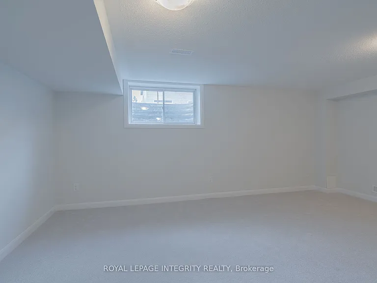 409 Silicon Way — Photo 27