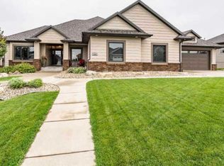 7500 S Chatworth Cir, Sioux Falls, SD 57108