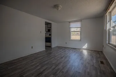 806 Lakeland St — Photo 5