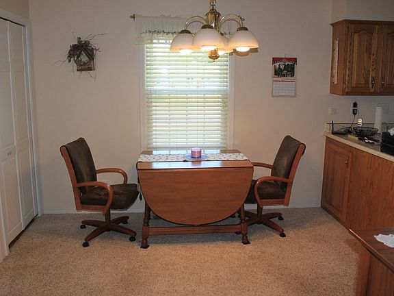 4th image of 27950 Madlyn Dr