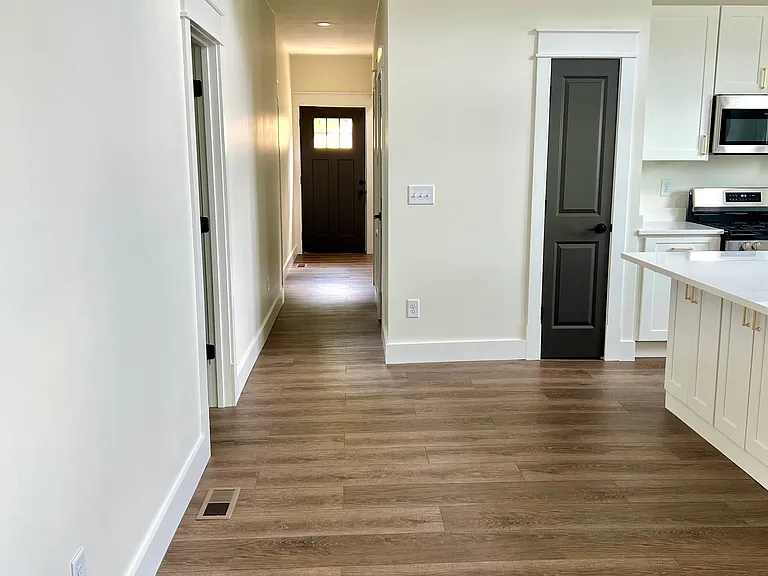 508 Cambridge St — Photo 4