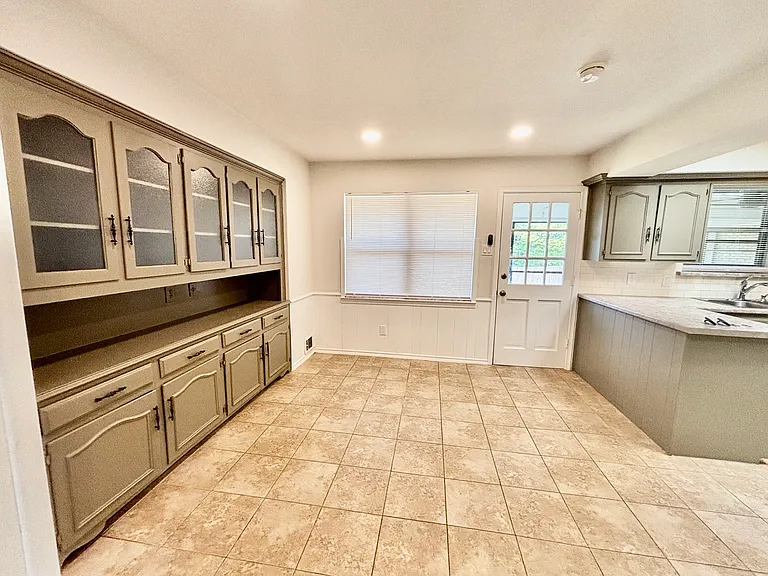 8635 Bacardi Dr — Photo 12
