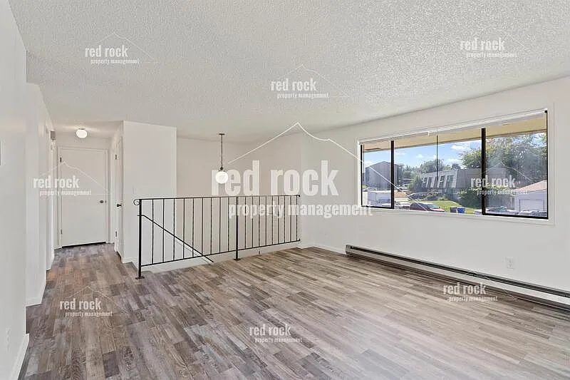 3 bed, 2.0 bath, 1450 sqft, $1,795 — Photo 4