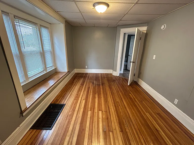 659 Seward St — Photo 7