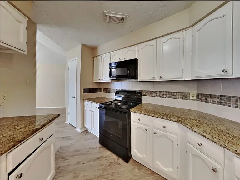 2816 Mayflower Landing Ct — Photo 5
