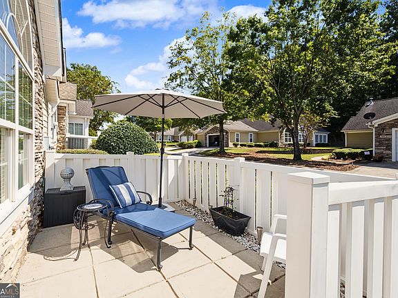 4th image of 245 Rehobeth Way