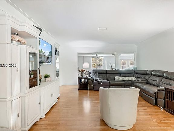 4th image of 4020 SW 2nd St
