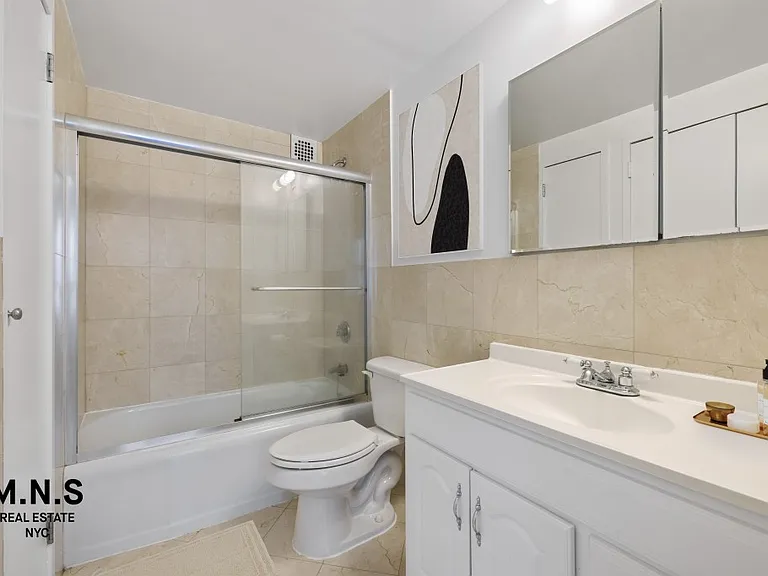 210 E 58th St #6A — Photo 6