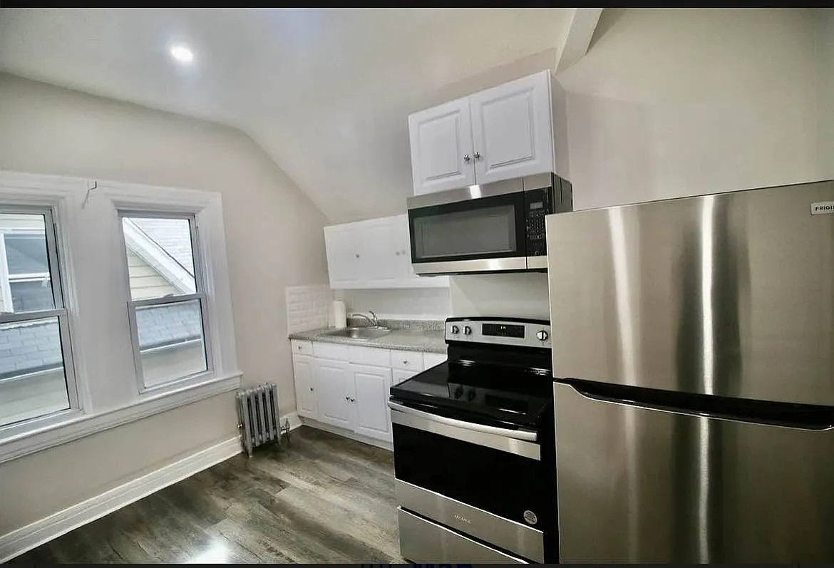 322 Fenimore Street — Photo 3