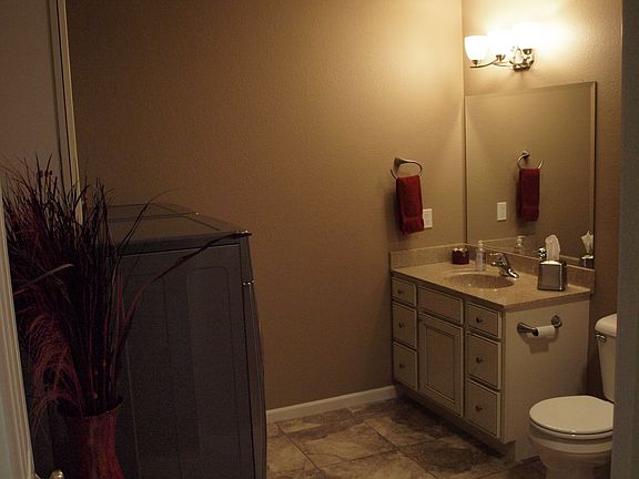 Guest bath / laundry