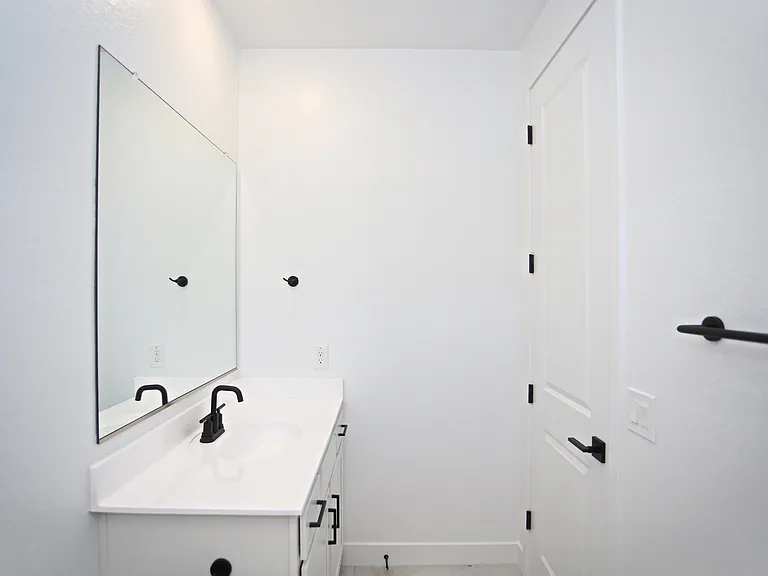 745 W Sparrow Dr — Photo 14