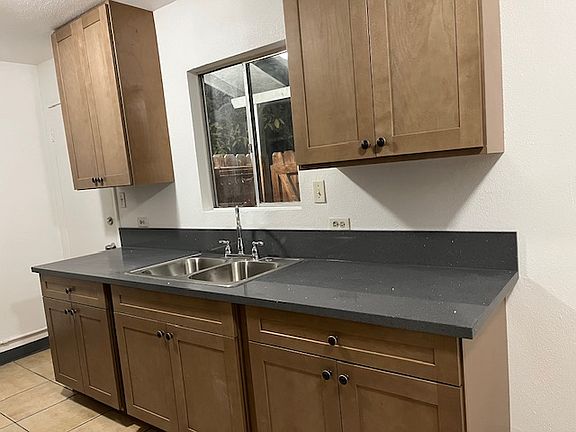 3rd image of 3644-46 Roselawn Ave #A