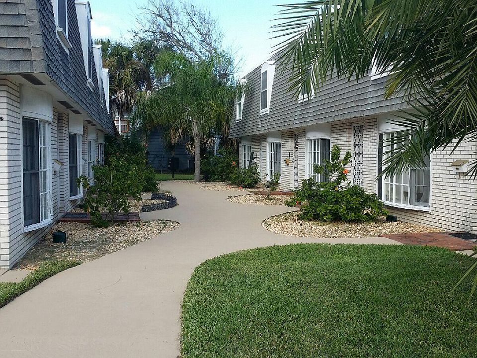 1st image of 315 E Glenview Blvd #1