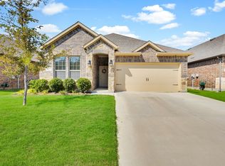 10925 Canyon Mine Dr, Aubrey, TX 76227
