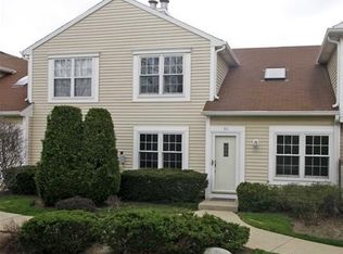 511 Le Parc Cir #511, Buffalo Grove, IL 60089