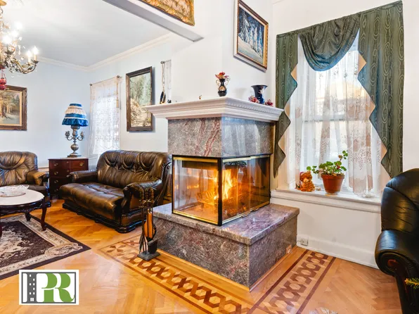 3921 Avenue R image 4 of 29