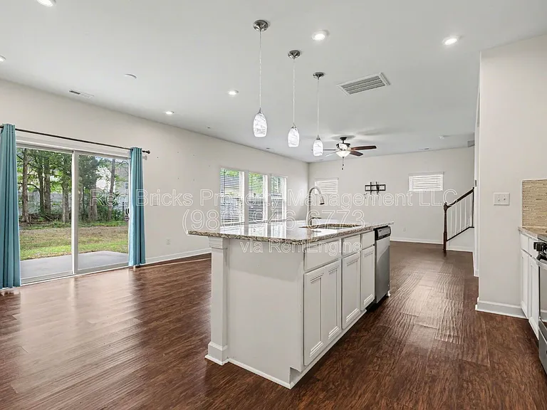 11144 Comiskey Ln — Photo 10