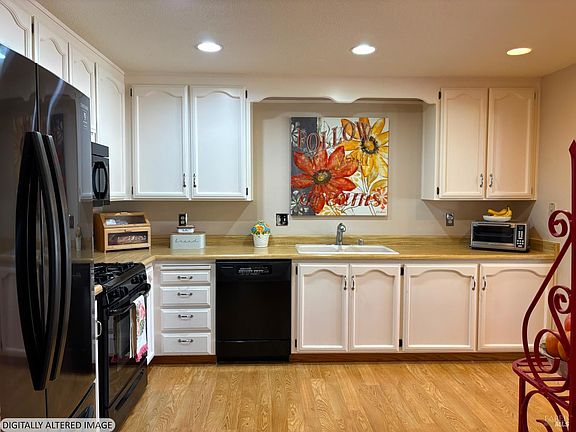 5th image of 840 Hudis Street