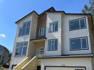 15318 SE Legacy St, Happy Valley, OR 97086