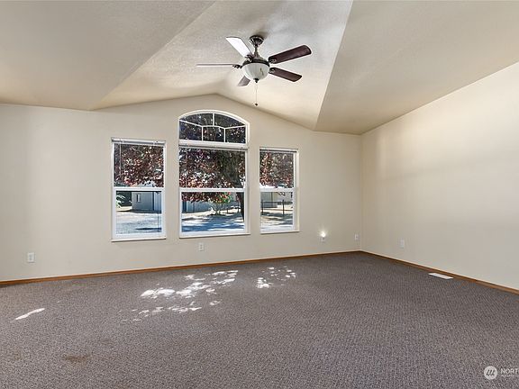3rd image of 111 Quail Trail Lane